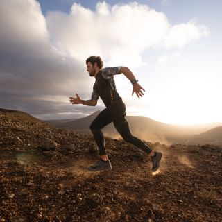 třeba to je váš případ https://www.babos-sports.cz/nase-novinky/co-znamena-nizke-vo2max-a-vynikajici-vykon/